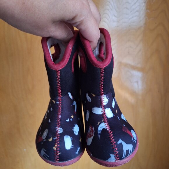 Toddler waterproof winter Bogs boots - Picture 2 of 6
